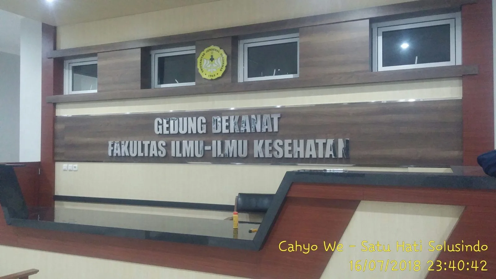 HURUF TIMBUL GEDUNG DEKANAT FAK KES UNSOED PURWOKERTO